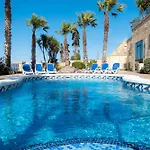 Zest Gozitan & Pool - Happy *
