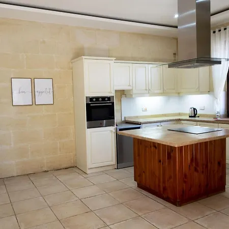 Zest Gozitan & Pool - Happy Apartment *