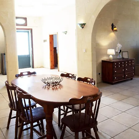 Zest Gozitan & Pool - Happy Apartment