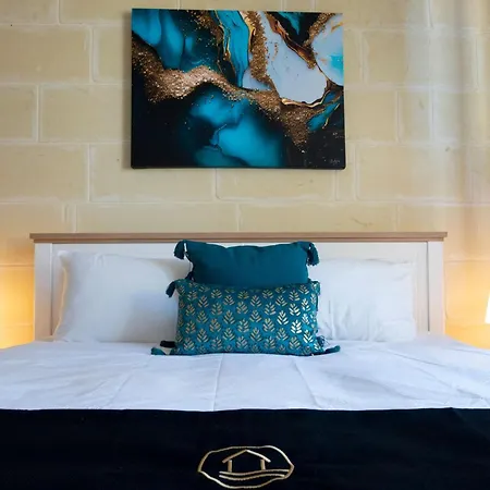 Zest Gozitan & Pool - Happy Qala