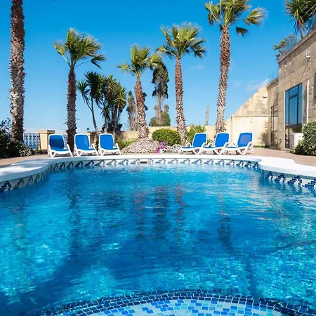 Zest Gozitan & Pool - Happy *