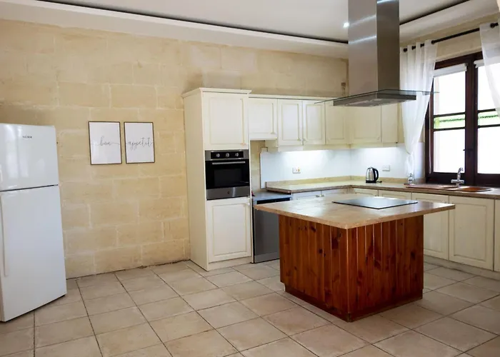 Zest Gozitan & Pool - Happy Lejlighed *