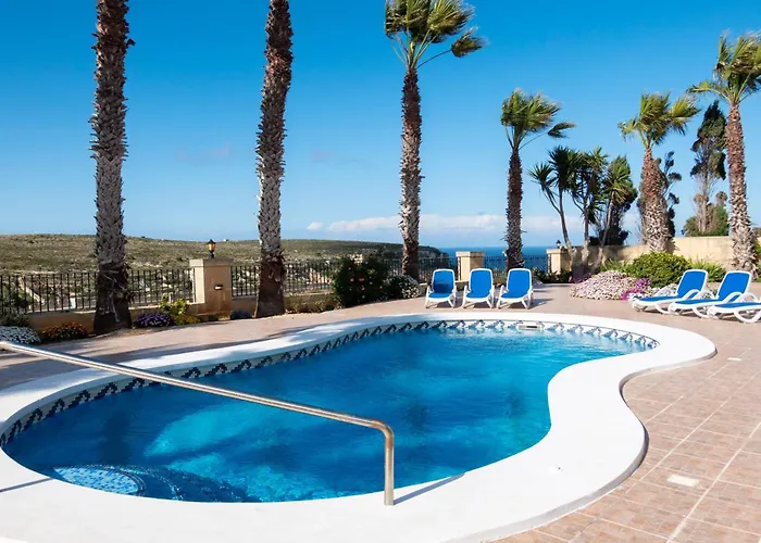 Zest Gozitan & Pool - Happy *