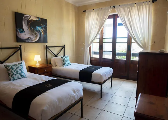 Zest Gozitan & Pool - Happy